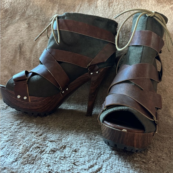 Dollhouse leather platform open toe ankle bootie size 11 - Picture 2 of 14